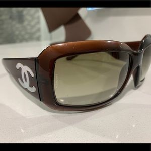 Chanel vintage ladies sun glasses